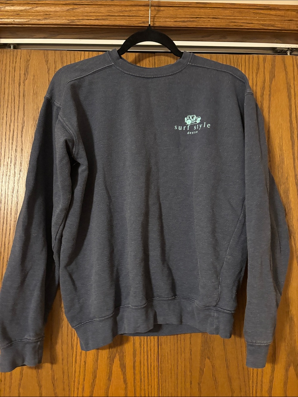 Surf Style Chest-Logo Crewneck Sweater - Charcoal